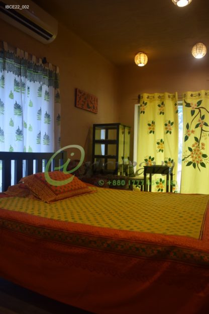 Orange Mastered bed cover