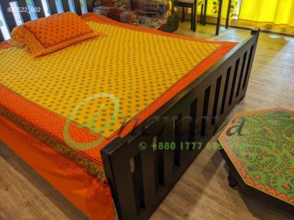 Orange Mastered bed cover