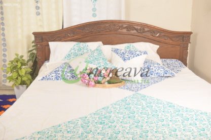 White Paste Triangle Bed cover