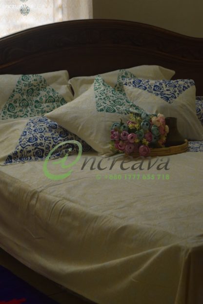 White Paste Triangle Bed cover